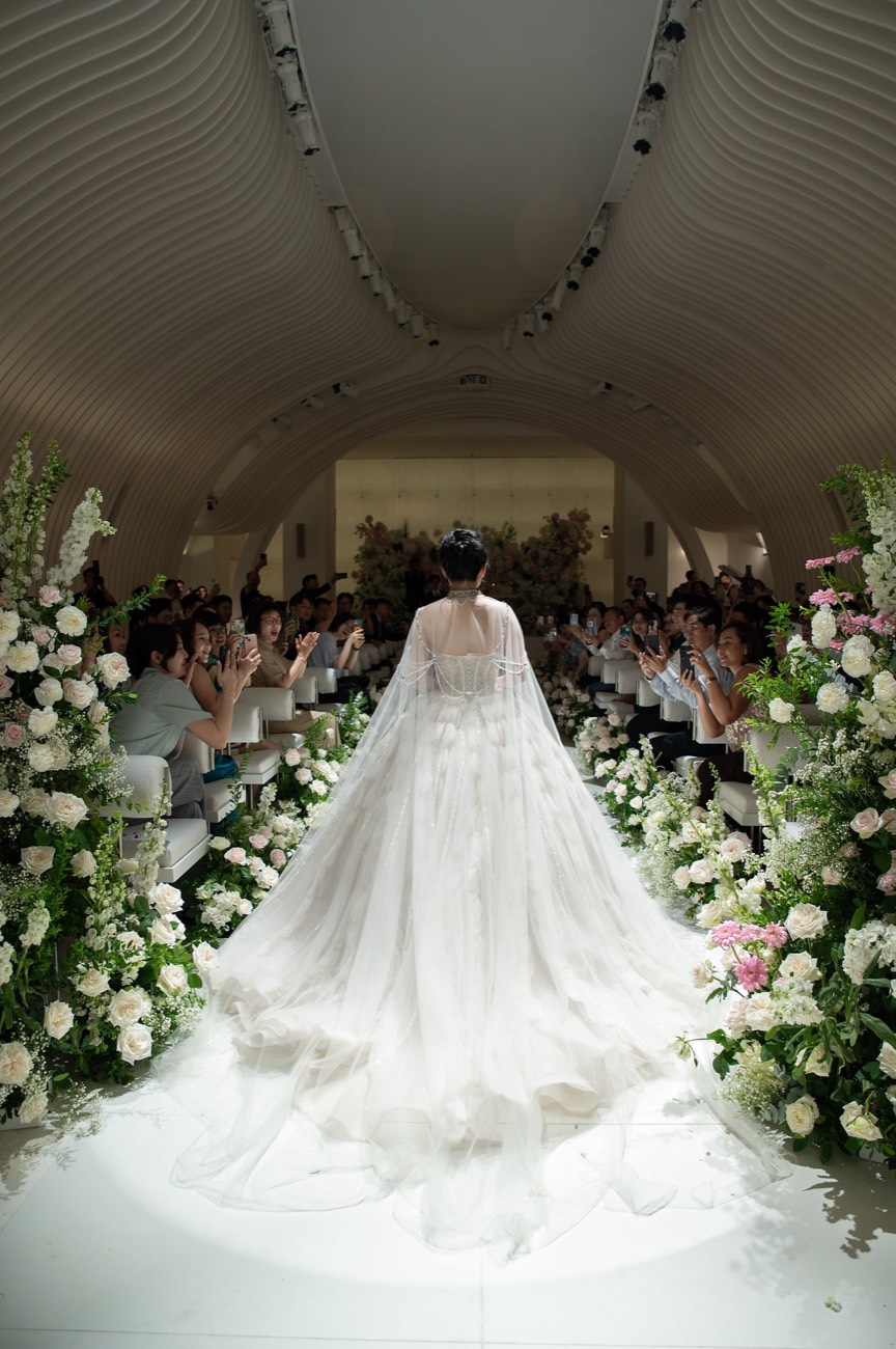 Cô dâu Nghi Võ trong váy cưới Dolinhanh Bridal