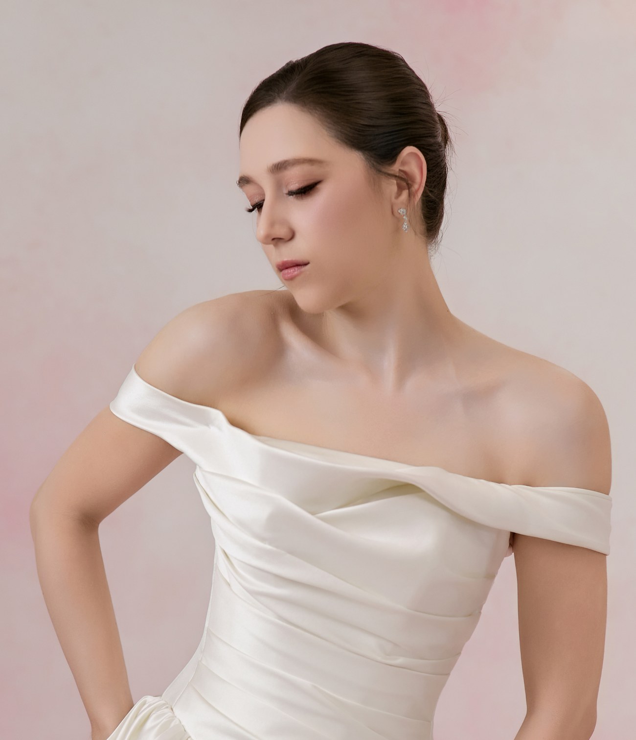 Cô dâu mặc váy cưới chất phi của Dolinhanh Bridal